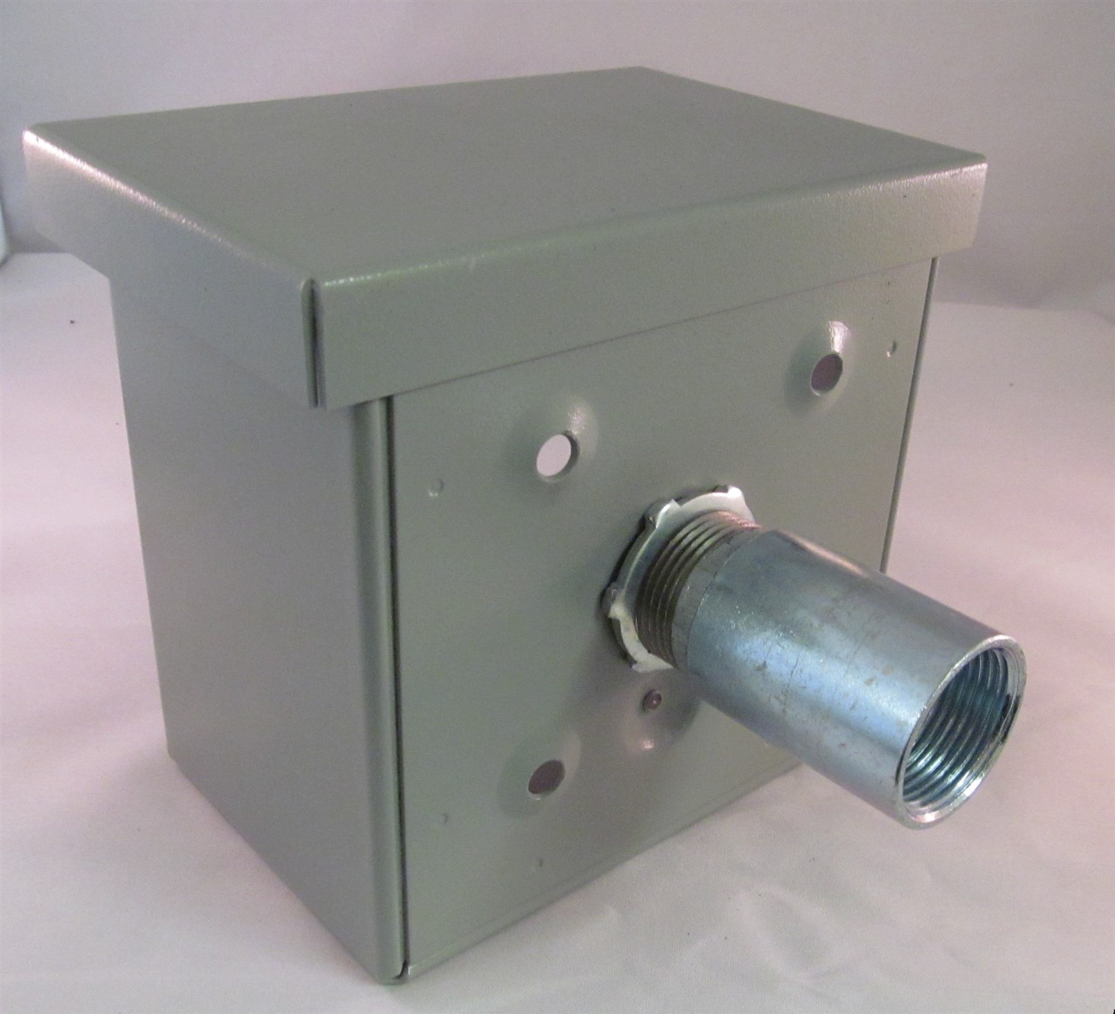 NEMA 3R Solar Junction Box & Rubber self sealing pad, 1 conduit nipple/coupling